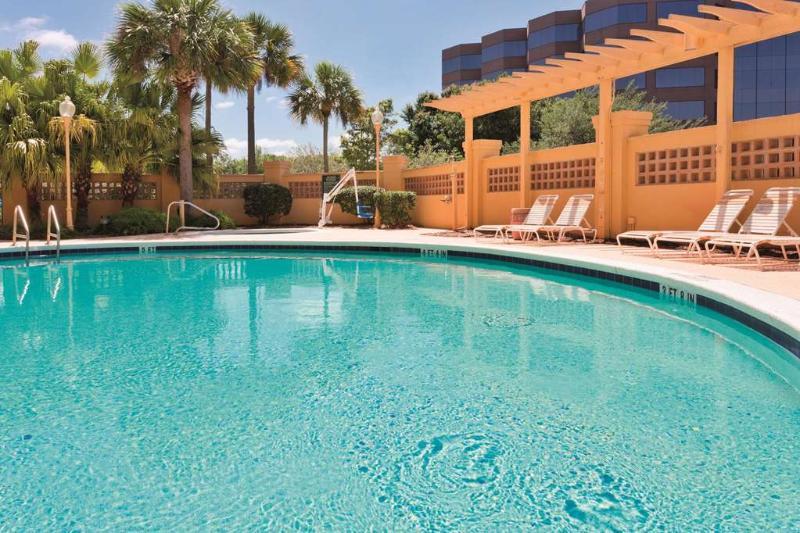 La Quinta By Wyndham Butler Blvd 3*